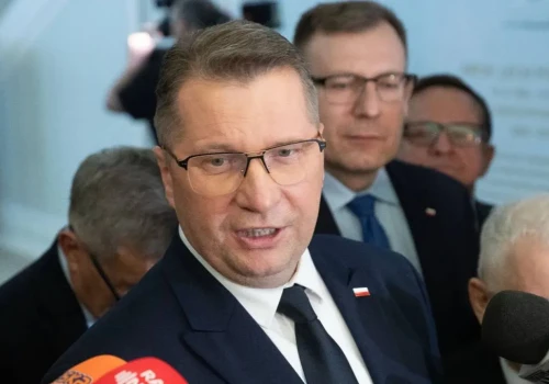 Czarnek z rozwiązaniem problemu samorządów: Trzeba byłoby „odtrzaskowić” szkoły