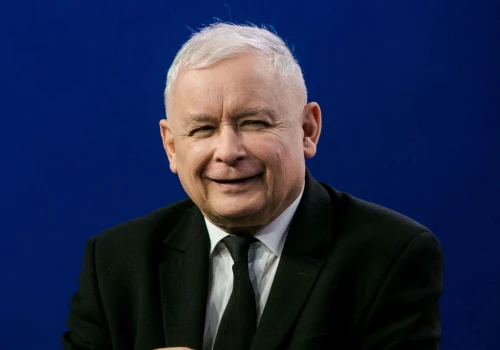 Jarosław Kaczyński miał być dziewczynką! Imię było już wybrane, dziś to hit wśród ro…