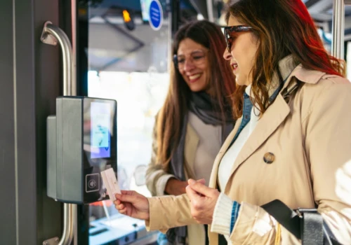 Ułatwili życie kierowcom, teraz powinni też pasażerom? Apele o zmiany w transporcie