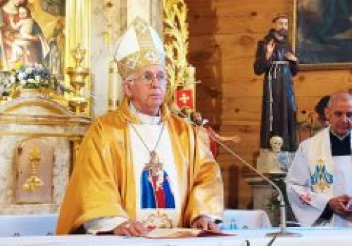 „Tu jest tylko miejsce zatrzymania” – o przemijaniu i nadziei podczas odpustu ku czci Matki Bożej Łaskawej