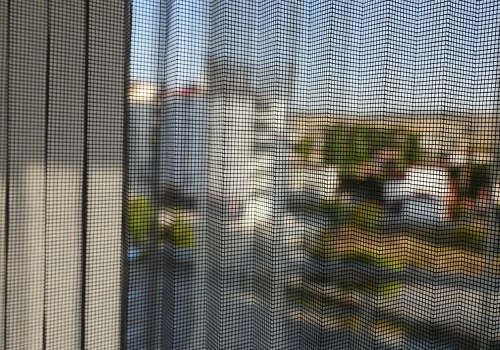 Co zamiast moskitiery na okna? Wypróbuj inne sposoby na komary i muszki