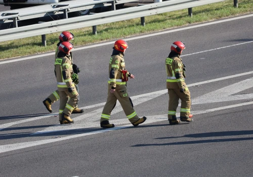 Utrudnienia na S17 w Rykach. Awaria ciężarówki i wyciek płynów eksploatacyjnych