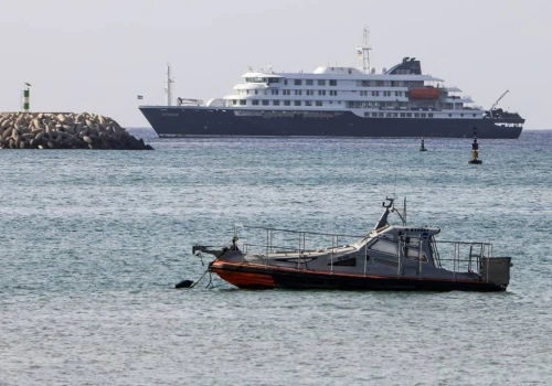 MV Hondius w porcie na Teneryfie. Stwierdzono na nim hantawirusa