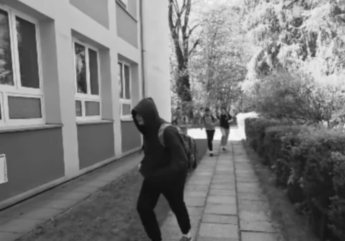Uczniowie krakowskiej szkoły nagrali poruszający teledysk. Celem walka z hejtem rówieśniczym