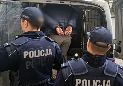 58-latek zaatakował policjanta. Był agresywny, szarpał i obrażał