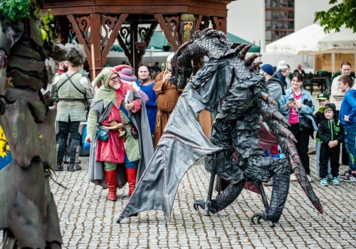 II Festiwal Średniowieczny na Zamku Piastowskim - walki rycerskie, smok i teatry ognia
