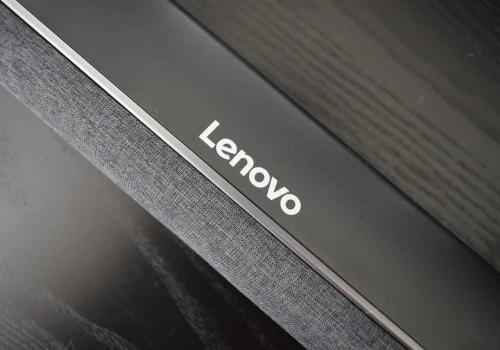 Lenovo stworzyło ultracienki komputer all-in-one. Ekran 120 Hz robi świetne wrażenie, a specyfikacja jest w punkt