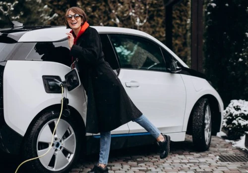 Jak jeździć samochodem elektrycznym i uniknąć najczęstszych błędów?