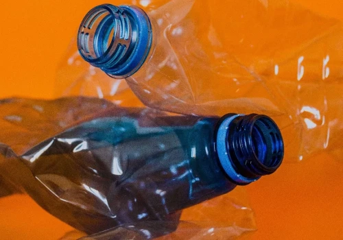 7 dni bez plastiku obniża poziom BPA i ftalanów. Ostrzeżenie przed wpływem opakowań na zdrowie