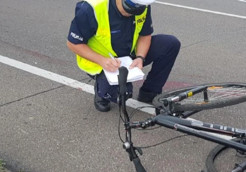6-letnia dziewczynka ranna w wypadku na rowerze. Zderzenie z samochodem