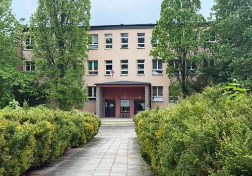 Ile kosztuje przeniesienie szkoły i czy uczniowie będą uczyć się na dwie zmiany? Padają trudne pytania o SP nr 3