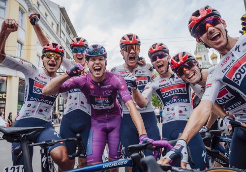 Giro d’Italia 2026: Magnier w ekstazie, Milan i Groenewegen rozczarowani