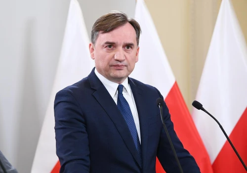Ziobro uciekł do USA! Ten „fujara, miękiszon i tchórz” „nie ma już honoru wśród złodziei”