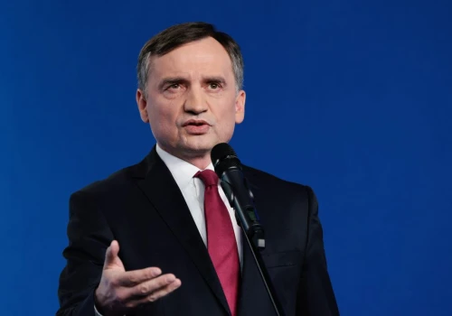 Rząd chce sprowadzić Ziobrę do Polski przed wyborami. Wiceszef MSWiA: Mamy pewien problem
