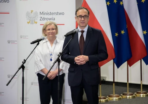 Rak szyjki macicy. Drogie Panie, testujcie się na HPV HR! The Lancet chwali Polskę