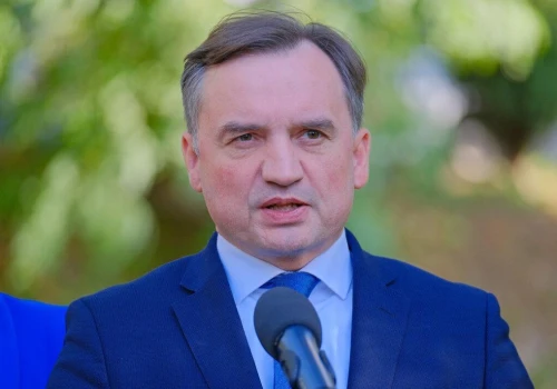 Zbigniew Ziobro jest w USA. Politycy zapowiadają, że będą na niego czekać