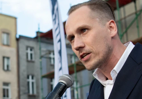 Zdrada. Nazywajmy rzeczy po imieniu. Oni zadłużają, nie gadają