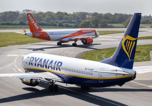 Gigantyczne opóźnienia lotów w Europie. Heathrow, Amsterdam i Frankfurt sparaliżowane
