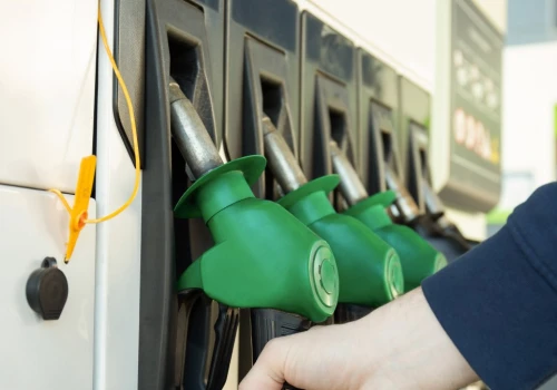 Rezerwy ropy topnieją w rekordowym tempie. Kierowcy odczują to na pylonach