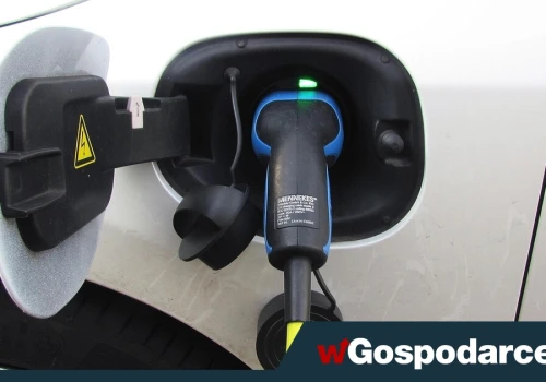 Ile Unię kosztuje elektromobilność? Setki miliardów euro