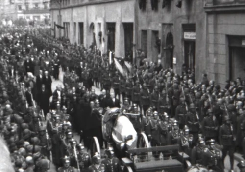 Nieznany film z pogrzebu Marszałka Józefa Piłsudskiego odnaleziony po 91 latach