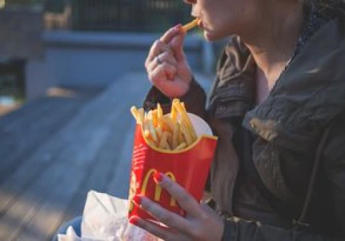 Problemy McDonald's. Gigant drży o biedniejszych klientów