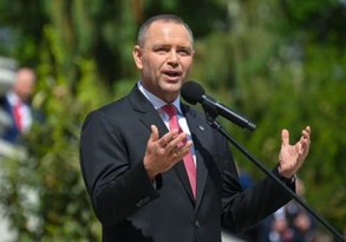 Polacy zmiażdżyli pytania referendalne Nawrockiego. Jest sondaż