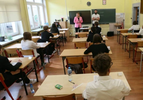 Egzamin ósmoklasisty. Uczniowie mierzą się z matematyką