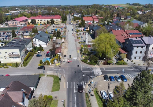 W Jasienicy powstaje rondo przy szkole i urzędzie. Rozbudowa ul. Strumieńskiej na półmetku