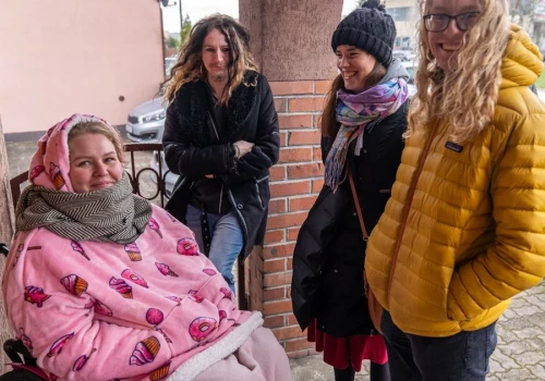 „Chcę żyć, nie tylko istnieć”. Kamila prosi o wsparcie na schodołaz