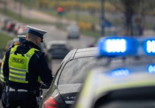 Nagrał policjanta drogówki i opublikował. Sąd nie miał dla niego litości