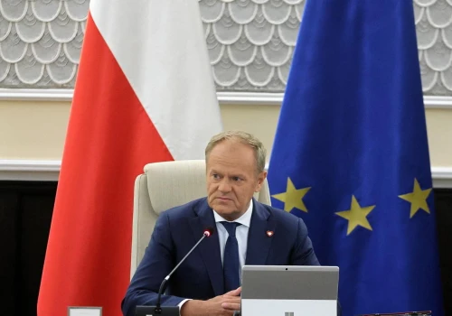 Tusk wzywa do pilnego rozporządzenia ws. transkrypcji aktów małżeństw jednopłciowych. 