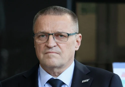 Prezes FPS Cegielski rezygnuje. ARP uspokaja. 
