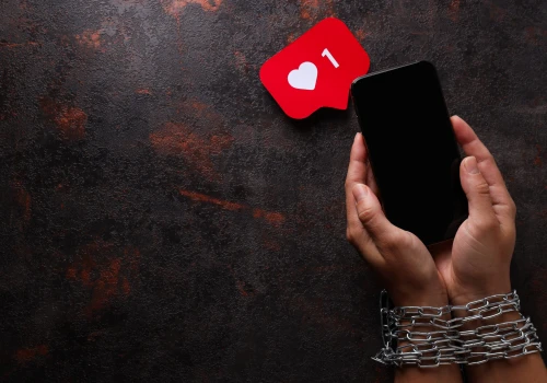 Czy zakaz social mediów nie działa? Przykład Australii wskazuje źródło problemu