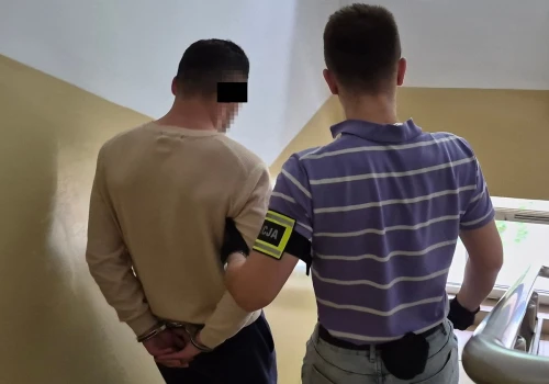 Obywatel Uzbekistanu podejrzany o oszustwo „na pracownika banku”. Senior stracił ponad 38 tysięcy złotych