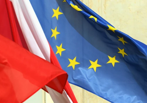 Sędzia schowała unijną flagę pod kaloryfer. Kolegium sądu zareagowało na incydent