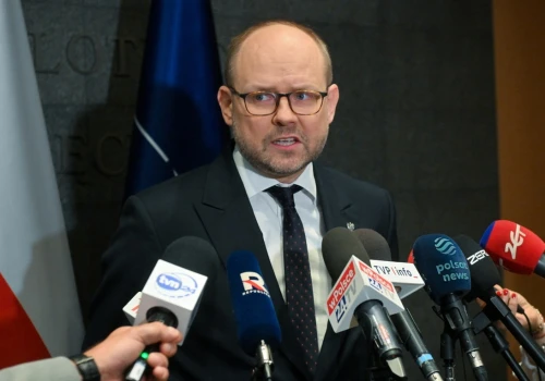 Czarzasty odgraża się USA ws. Ziobry. Przydacz mocno