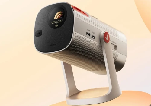 Kino pod namiotem i w ogrodzie. Hisense ujawnia mobilny projektor Vidda LightGo