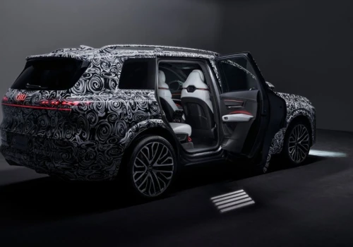 Audi Q9 to godny rywal dla BMW X7. Wnętrze jak klasa biznes i specjalny gadżet