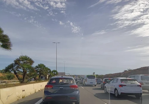 Wypadek autobusu szkolnego na GC-1. Paraliż na trasie do Las Palmas