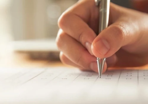 Na egzaminie ósmoklasisty z matematyki obliczenia na liczbach rzeczywistych, figury i bryły