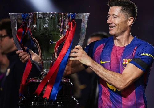 Coraz mocniej naciskają na transfer Lewandowskiego. 