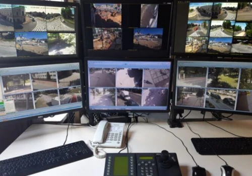 Dewastował przystanek. Wandala ujawnili operatorzy miejskiego monitoringu ze Straży Miejskiej