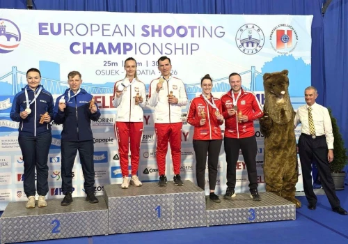 Strzelectwo. Złoty medal Karoliny Romańczyk i Tomasza Bartnika na ME