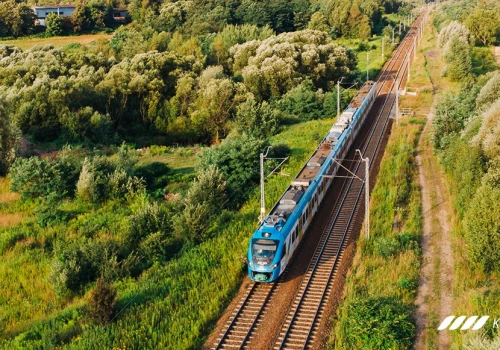 Poważna awaria na katowickim węźle kolejowym. Utrudnienia mogą potrwać także w środę