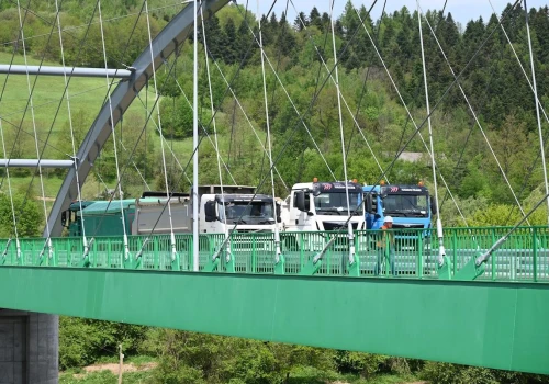 200 ton na nowym moście. Przeprawa zdała kluczowy egzamin