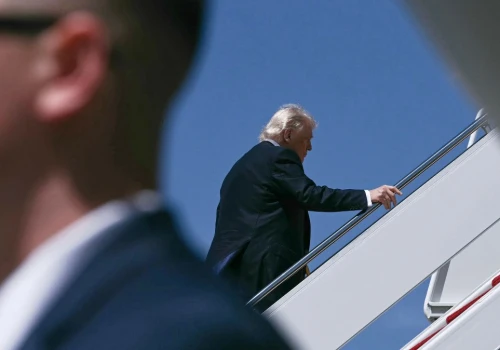 Elita na pokładzie samolotu z Trumpem. Kierunek Chiny