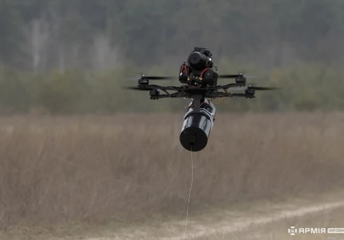 Nieoczekiwana pomoc na froncie od AI. Wyssała z rynku kluczową część ulubionych dronów Rosjan