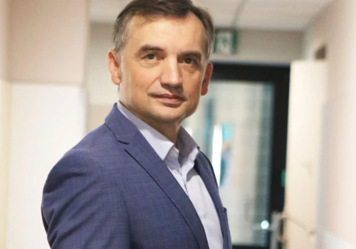 Już wiadomo, gdzie jest Zbigniew Ziobro! Przekazał, jaka specjalna misja go tam czeka