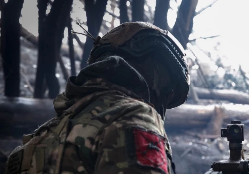 Od szkolnej ławki na front. System 